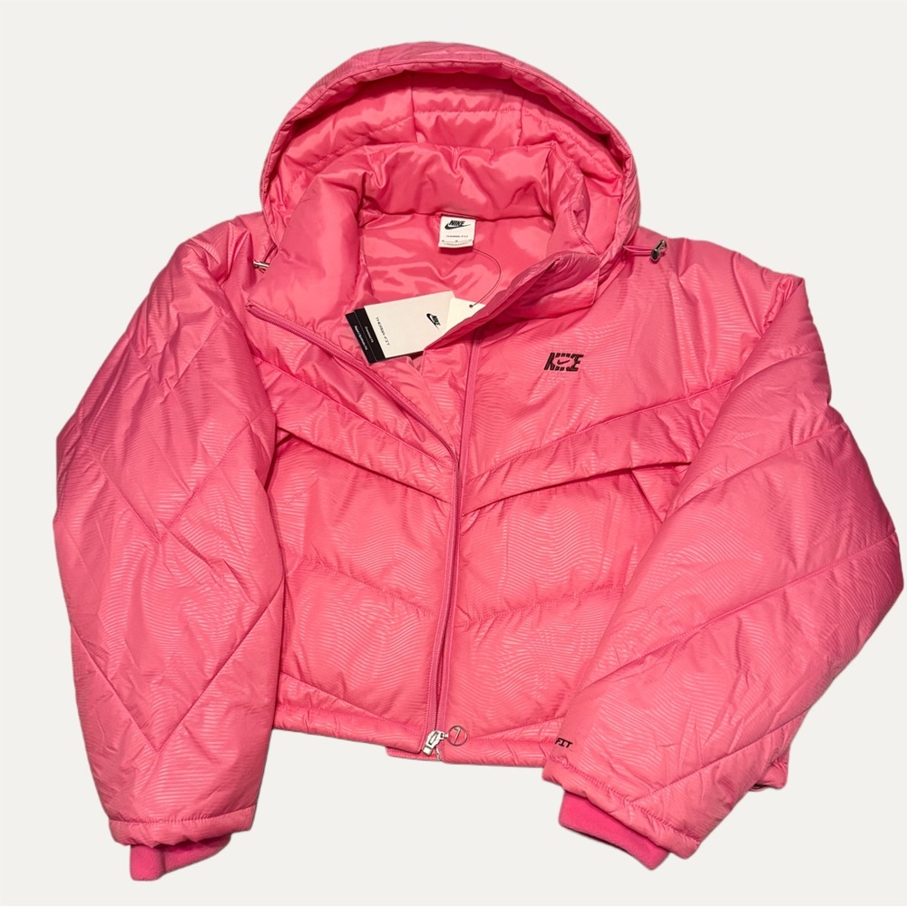 Nike Women’s cropped puffer jacket